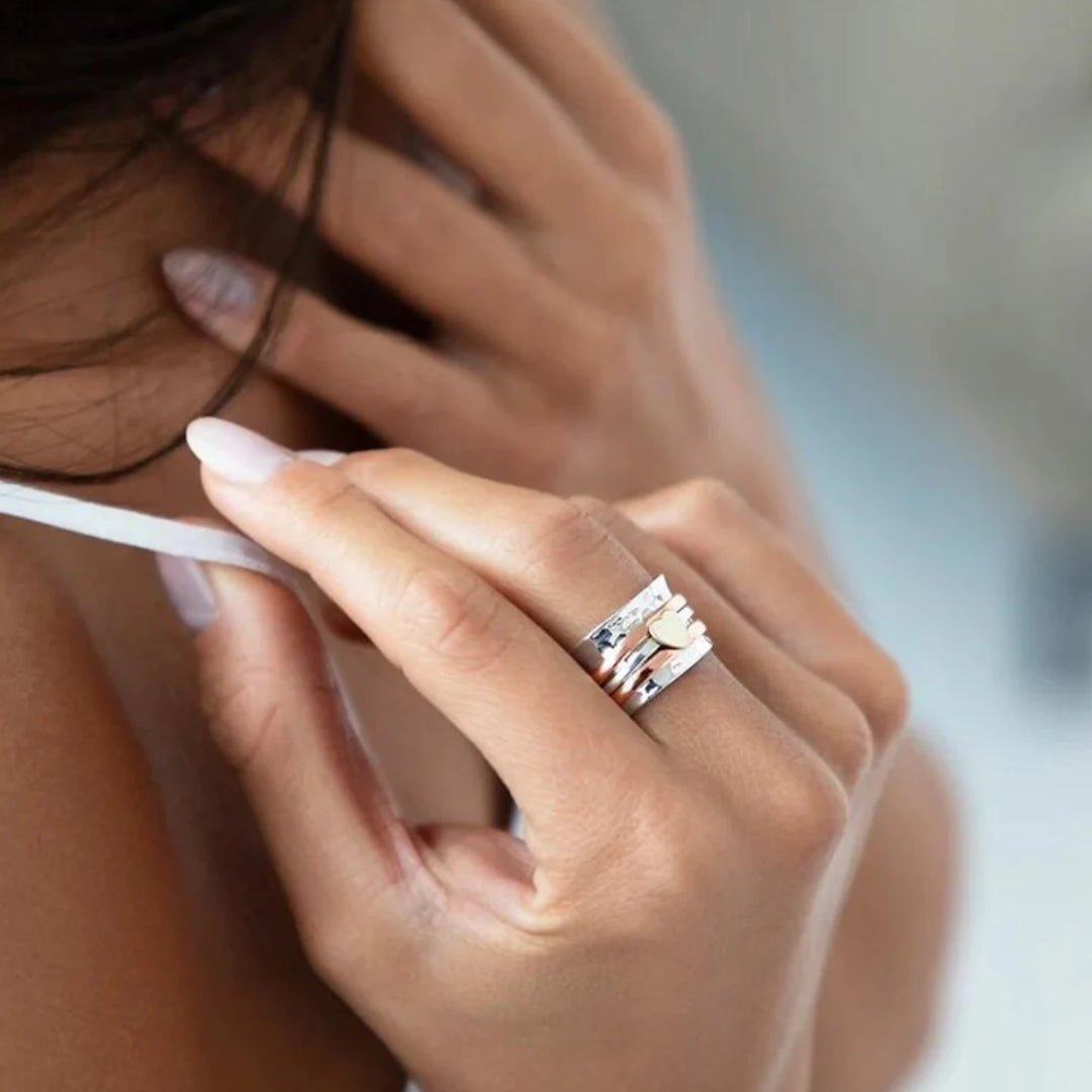 Amara – Spinning Heart Shaped Ring