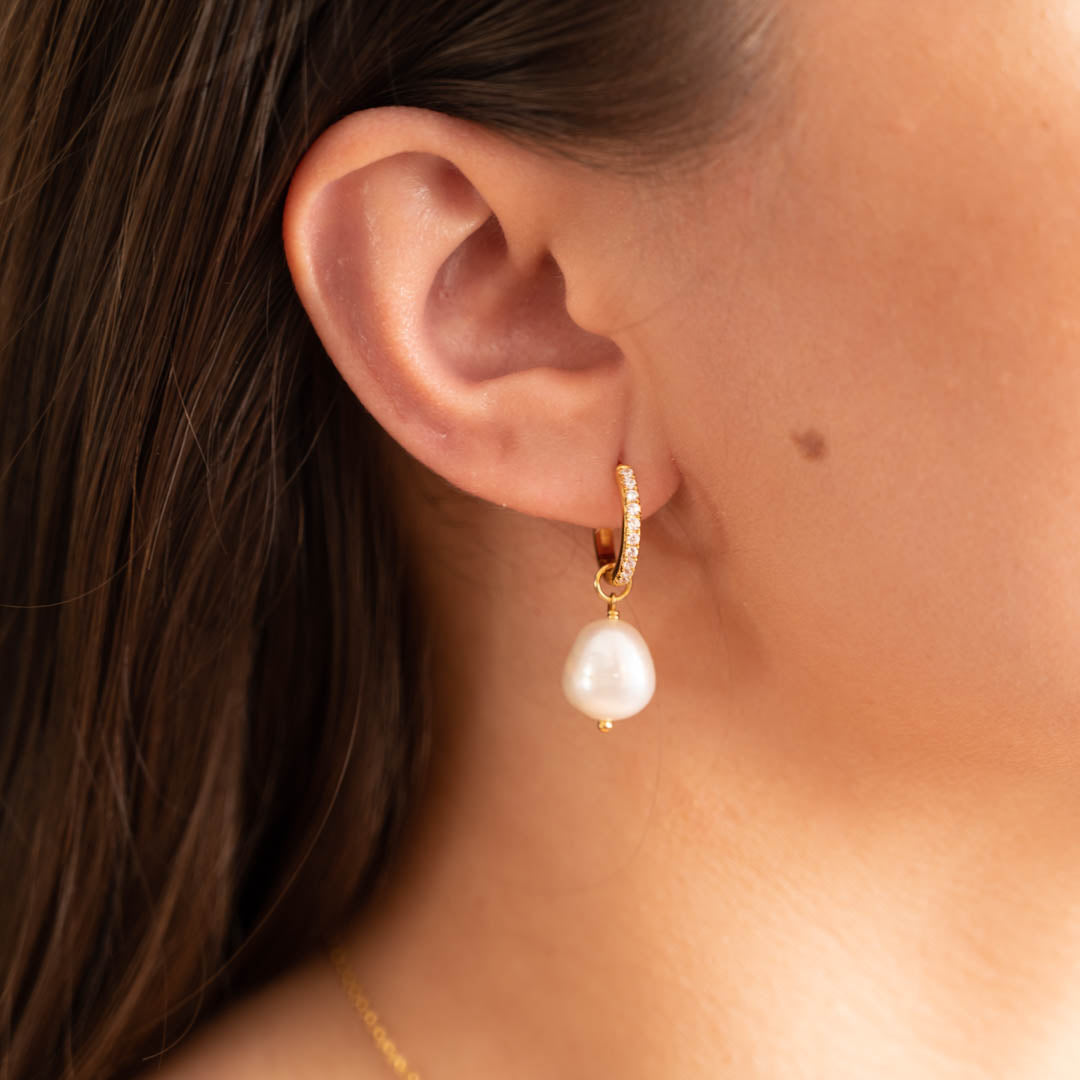 Wella - Golden Zirconia Hoop Earrings with Pearls