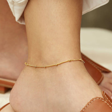 Wren – Elegant gold chain for the ankle