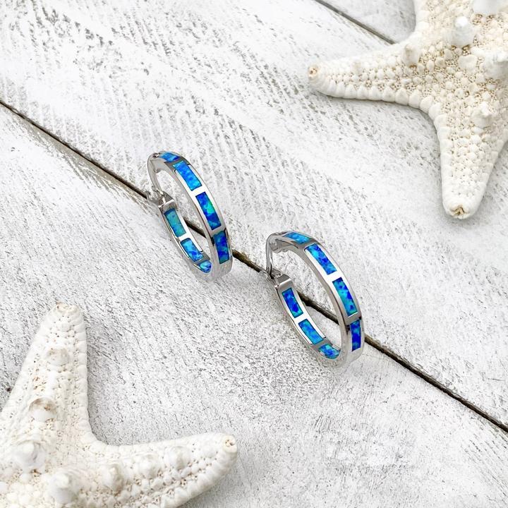 Naia – Earrings of silver and opal with marine inspiration