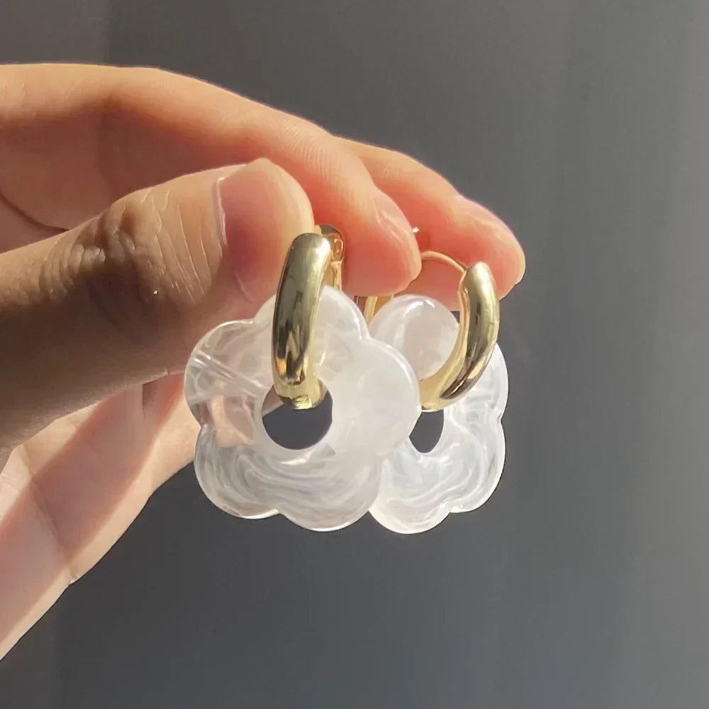 Florella – Elegant Resin Flower Hoops