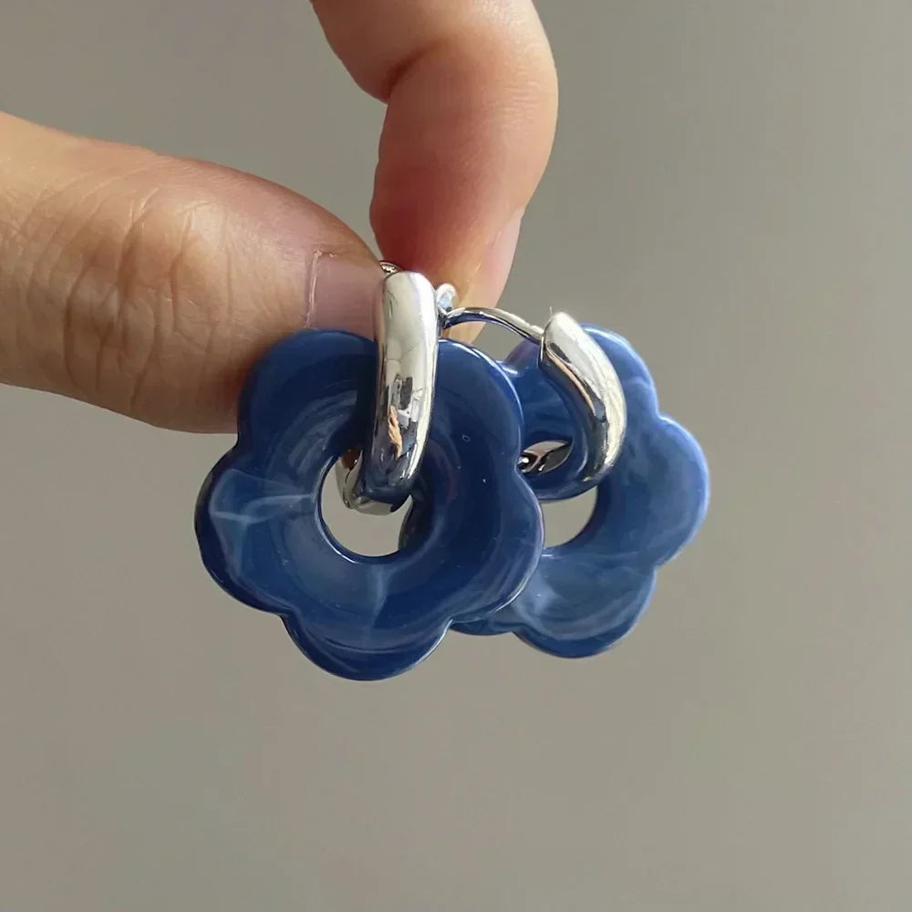 Florella – Elegant Resin Flower Hoops