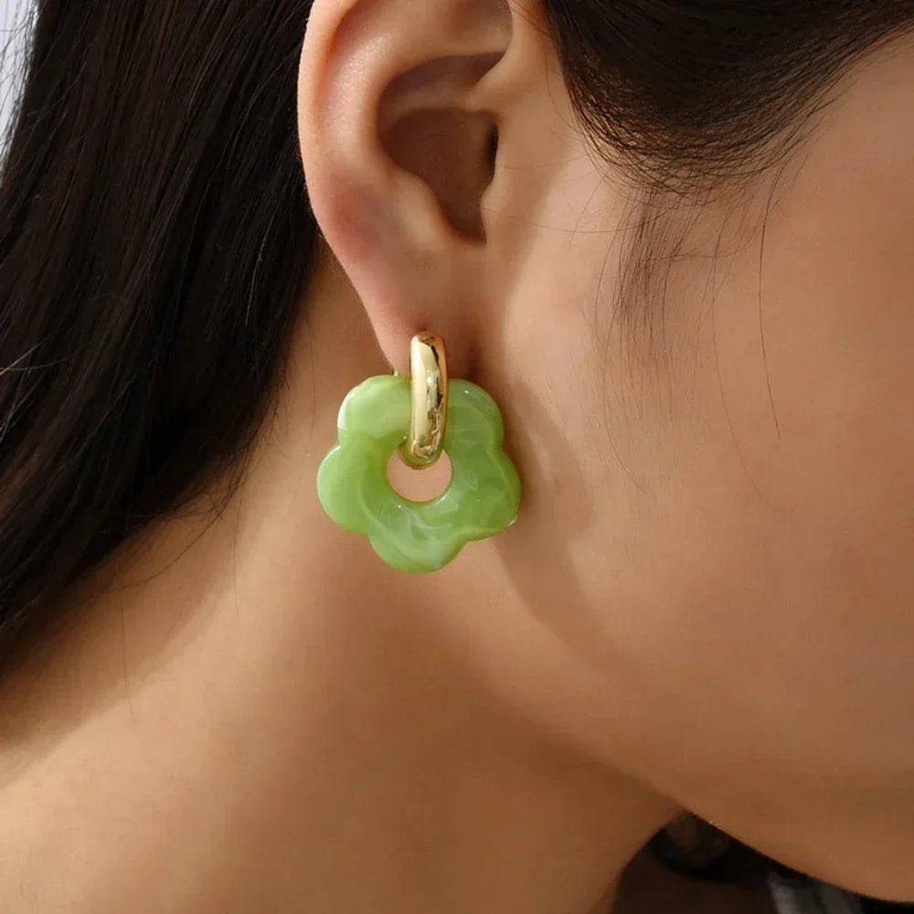 Florella – Elegant Resin Flower Hoops