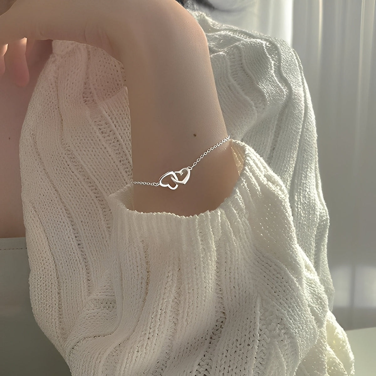 Amara – Bracelet amulet with double heart