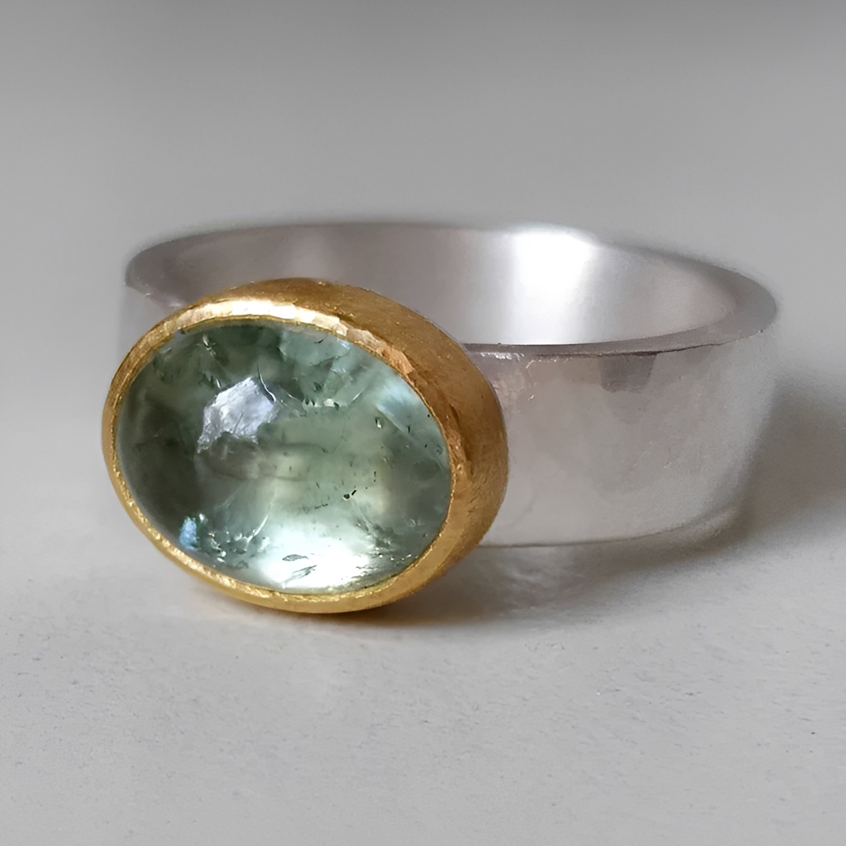 Selma – Vintage ring with round green stone