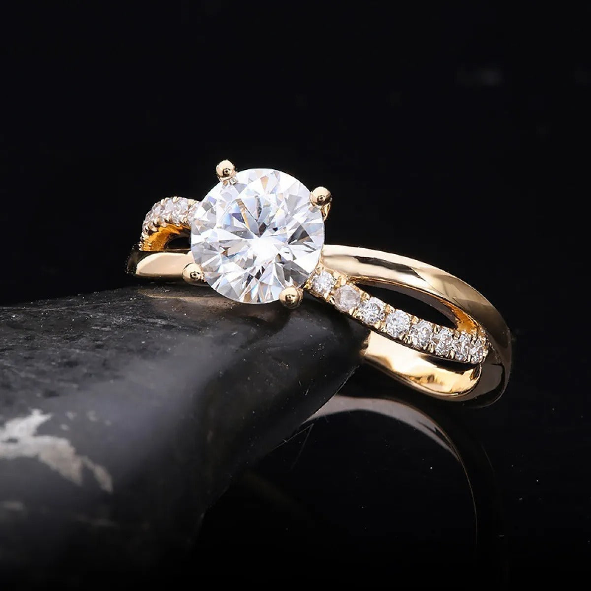 Jane – 18K Gold Ring