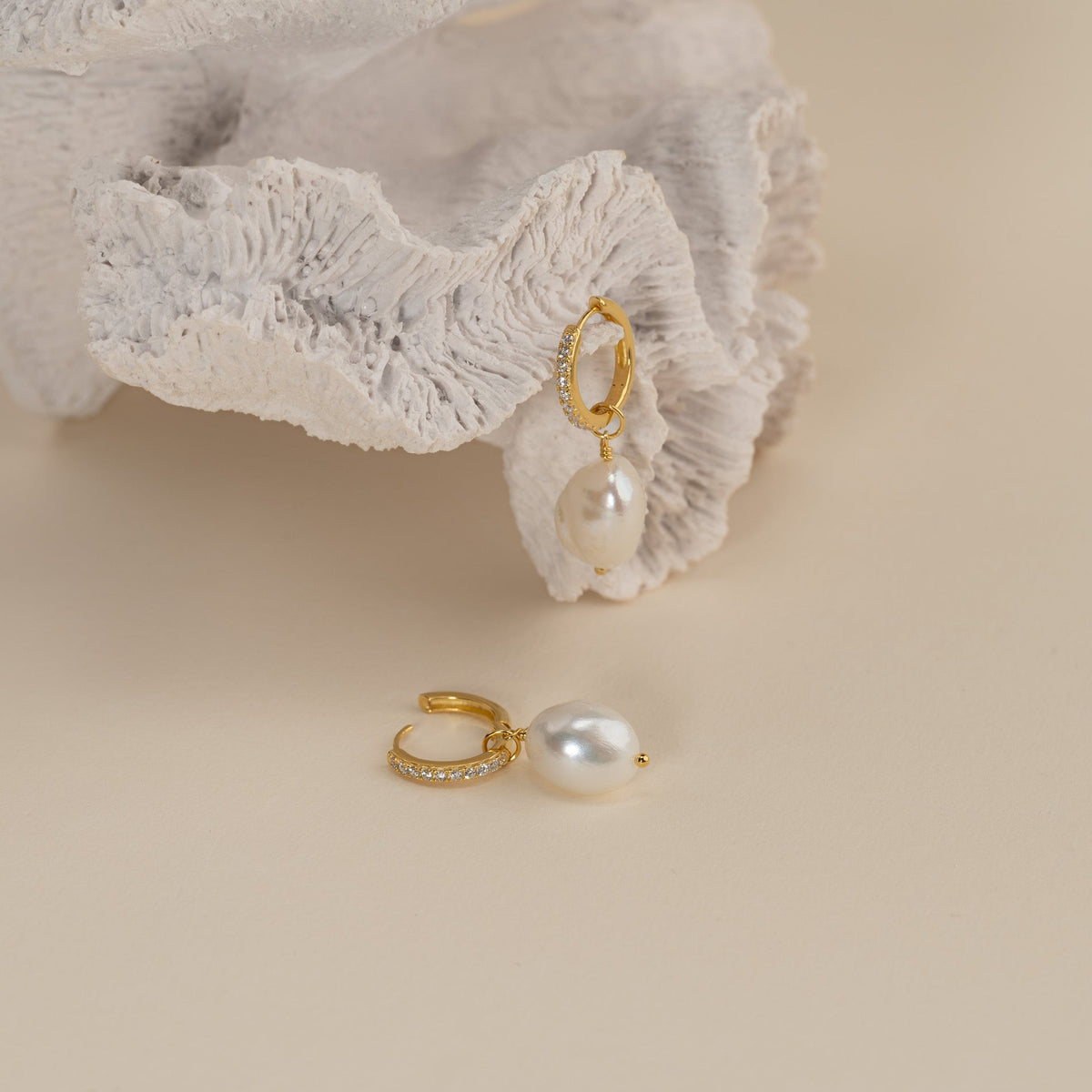 Wella - Golden Zirconia Hoop Earrings with Pearls